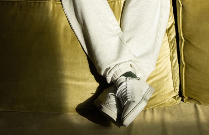 Skodon 2B04N35 vit vägg män Oliver Cabell låg 13