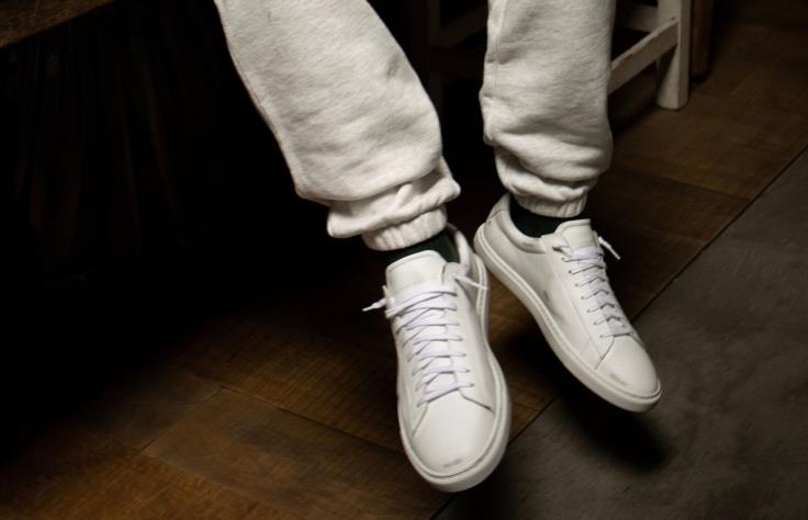 Skodon 2B04N35 vit vägg män Oliver Cabell låg 13