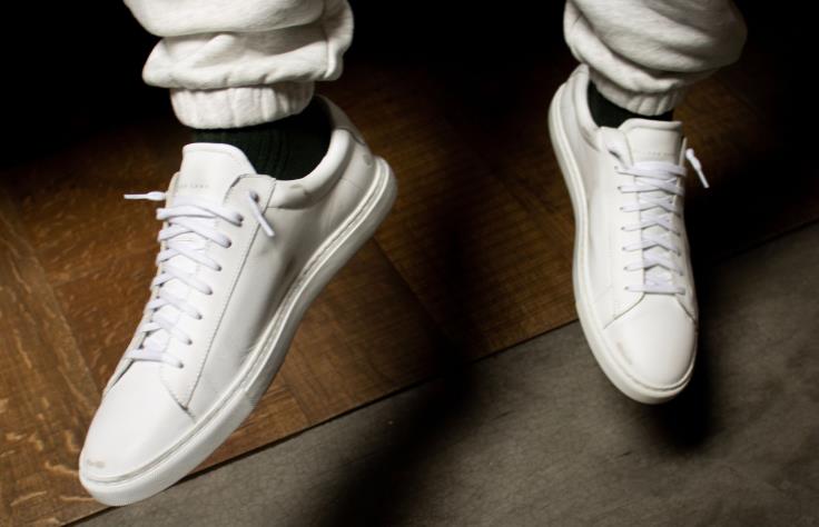 Skodon 2B04N35 vit vägg män Oliver Cabell låg 13