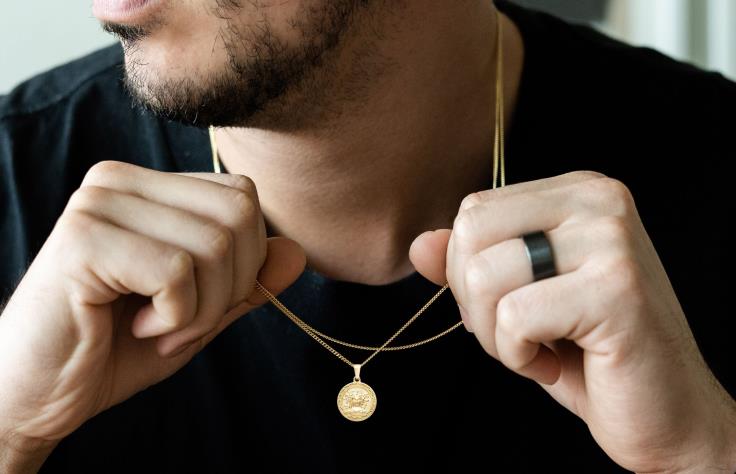 Tillbehör 2B04N208 guld män Oliver Cabell Medusa hänge halsband